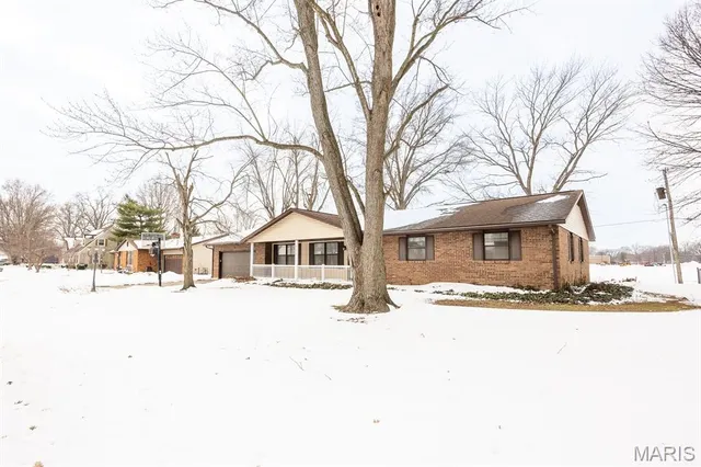 $285,000 | 717 Knipp Drive, Mascoutah, IL 62258