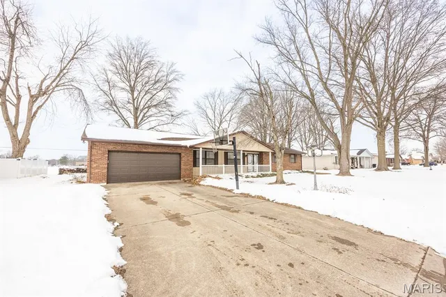 $285,000 | 717 Knipp Drive, Mascoutah, IL 62258