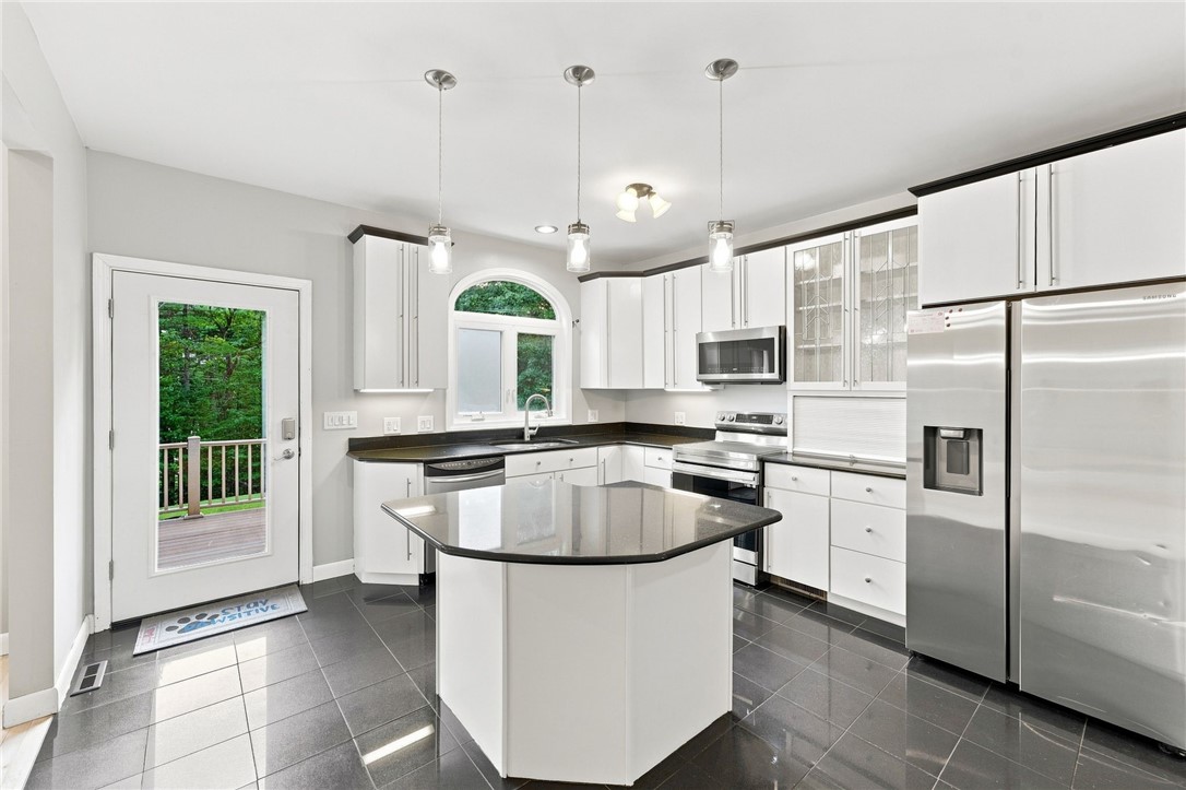 57 Club House Road Coventry, RI 02816 - Photo 4 of 24 Gallery Image 4