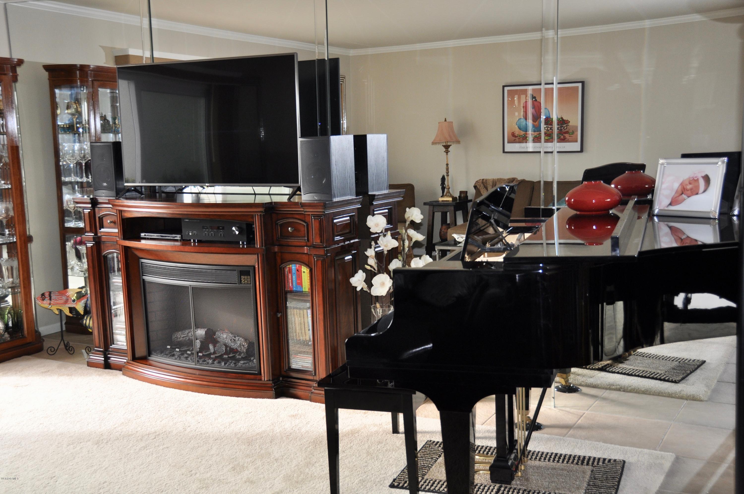 2901 Peninsula Road, Unit 246 Oxnard, CA 93035 - Photo 8 of 20 Family Room