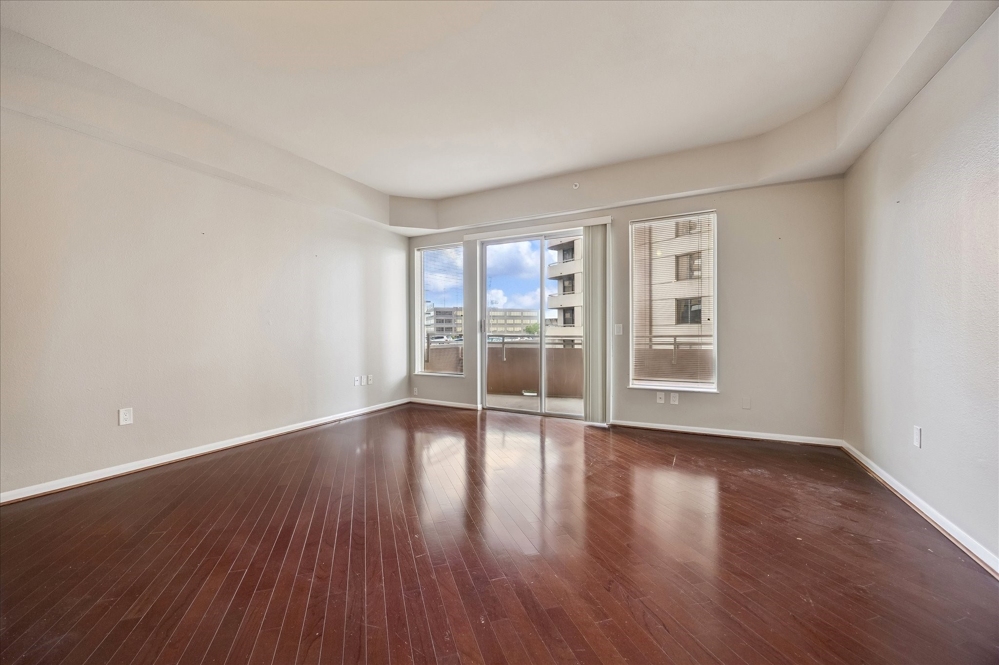 3505 Sage Road, Unit 508 Houston, TX 77056 - Photo 7 of 23 WOOD FLOORS IN THE LIVING ROOM