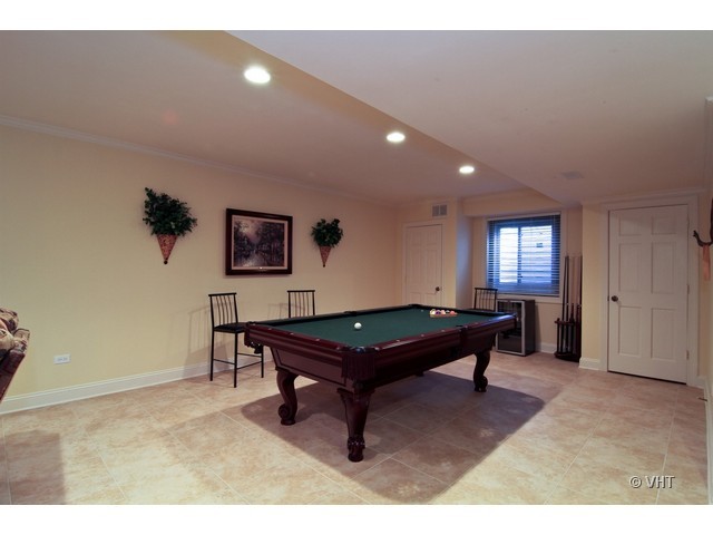 439 East Hillside Road Naperville, IL 60540 - Photo 11 of 25