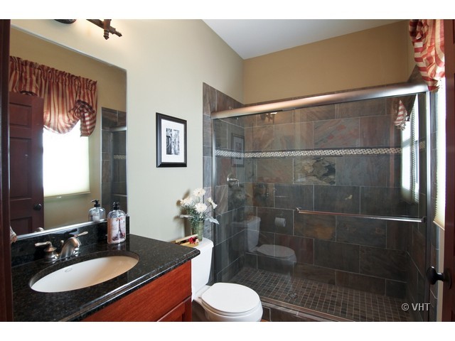 439 East Hillside Road Naperville, IL 60540 - Photo 20 of 25