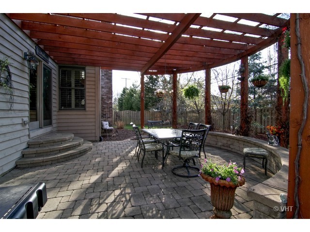 439 East Hillside Road Naperville, IL 60540 - Photo 24 of 25