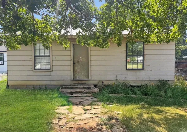 $40,000 | 1220 Maple Street, Graham, TX 76450