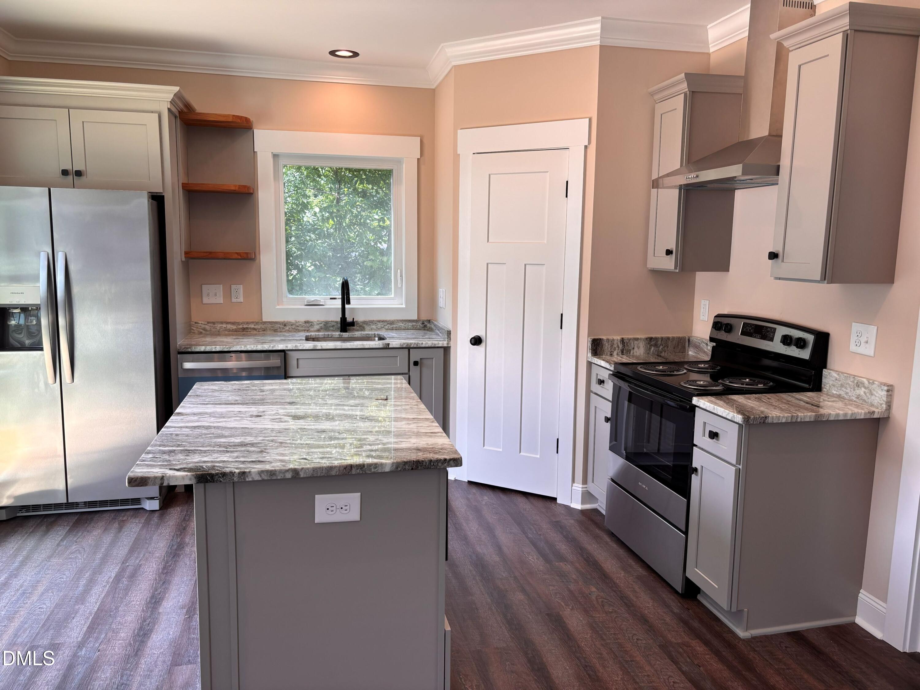 402 Poplar Street Graham, NC 27253 - Photo 10 of 29 10kitch