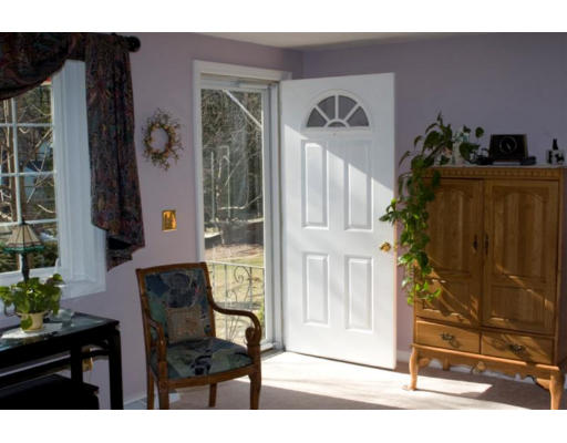 14 Edward Road Townsend, MA 01469 - Photo 2 of 7
