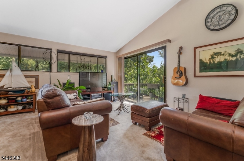 35 North Slope Clinton, NJ 08809 - Photo 14 of 43