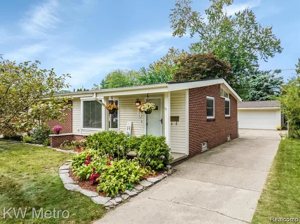 $2,400 | 320 West La Salle Avenue, Royal Oak, MI 48073