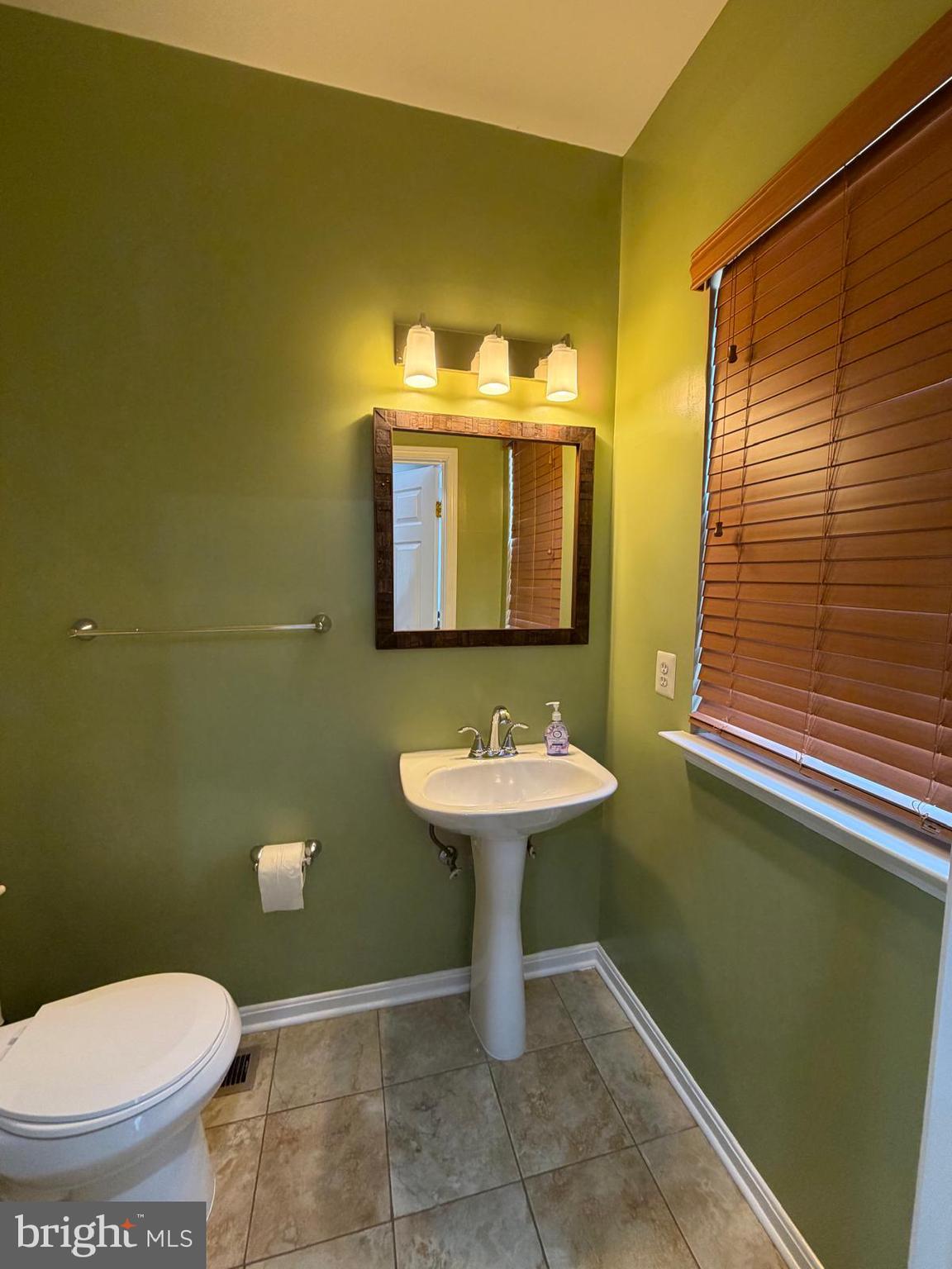 8307 Green Grass Road Laurel, MD 20724 - Photo 11 of 28