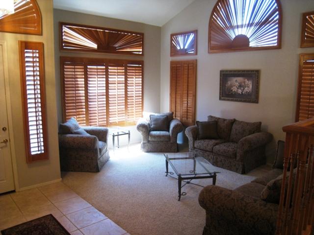 989 South Roles Drive Gilbert, AZ 85296 - Photo 4 of 6 Living Rm