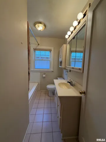 $125,000 | 135 10th Street, Carmi, IL 62821