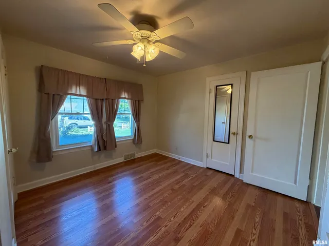 $125,000 | 135 10th Street, Carmi, IL 62821