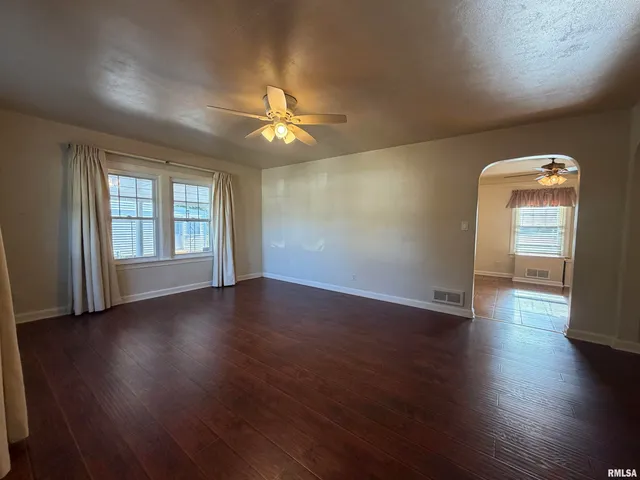 $125,000 | 135 10th Street, Carmi, IL 62821