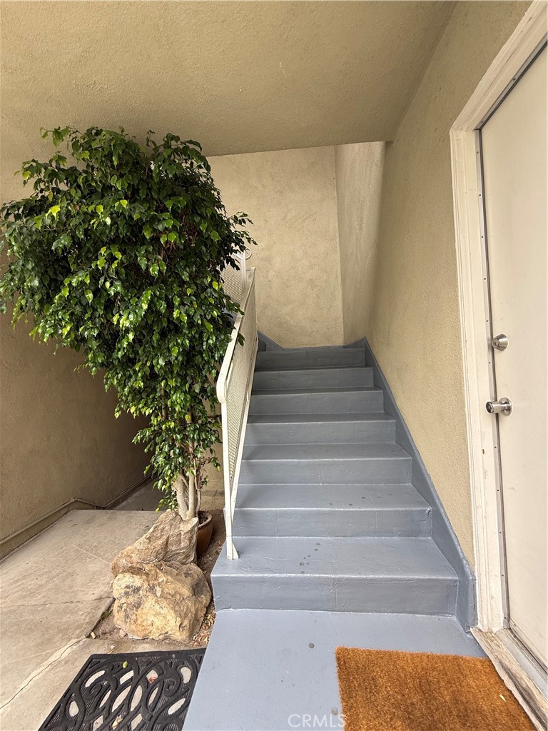 423 Le Doux Road, Unit 10 Los Angeles, CA 90048 - Photo 3 of 18