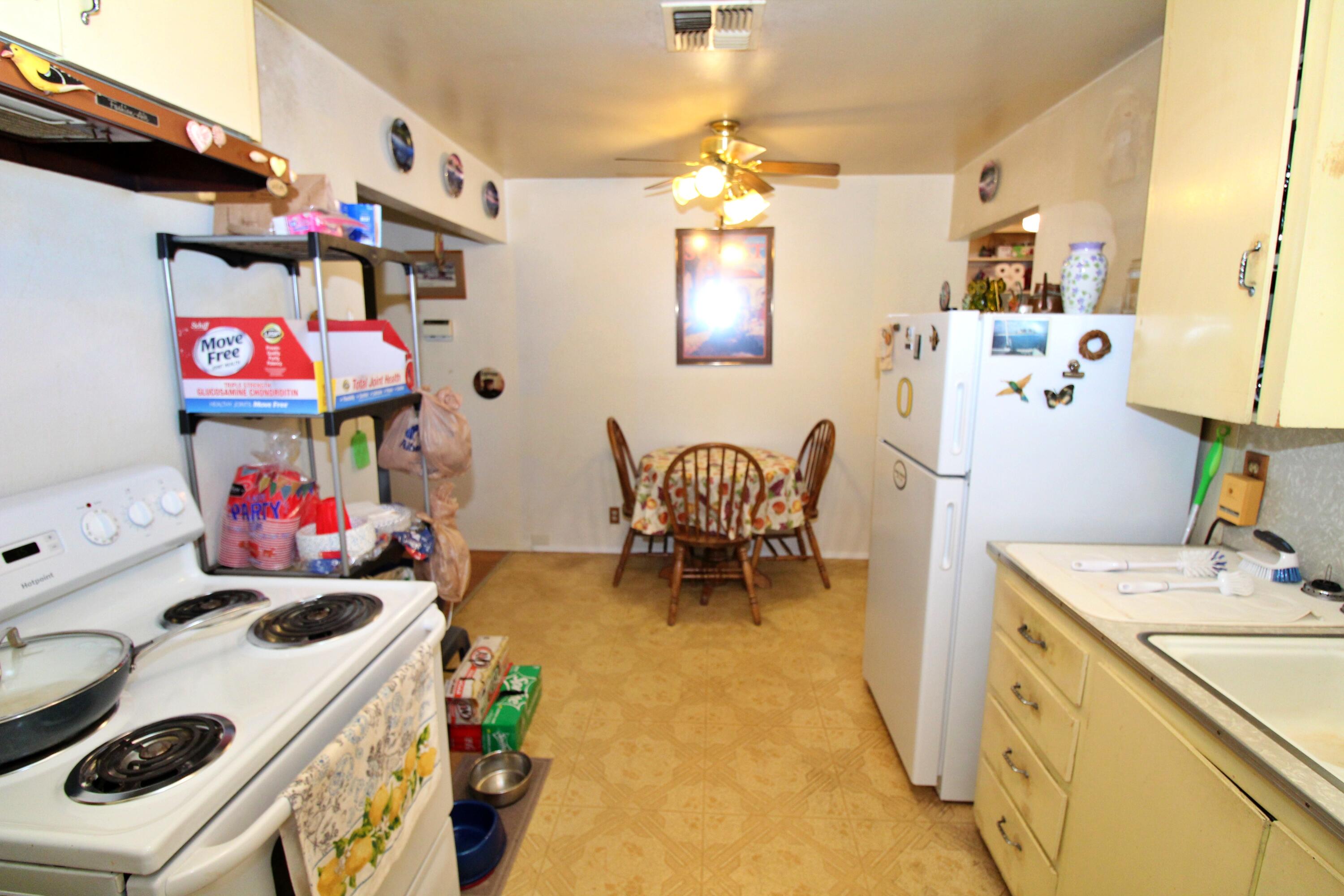 4888 Jerome Prairie Road Grants Pass, OR 97527 - Photo 12 of 35 Kitchen