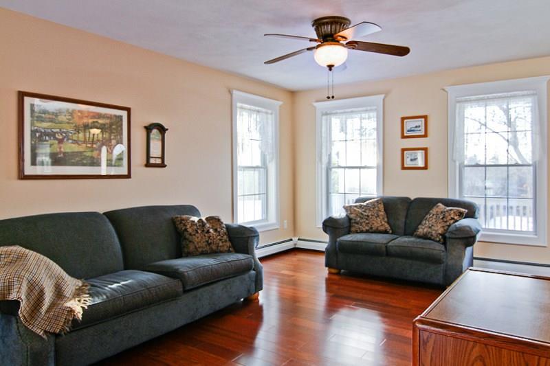 76 Ridlon Road Berwick, ME 03901 - Photo 11 of 35 Living Room