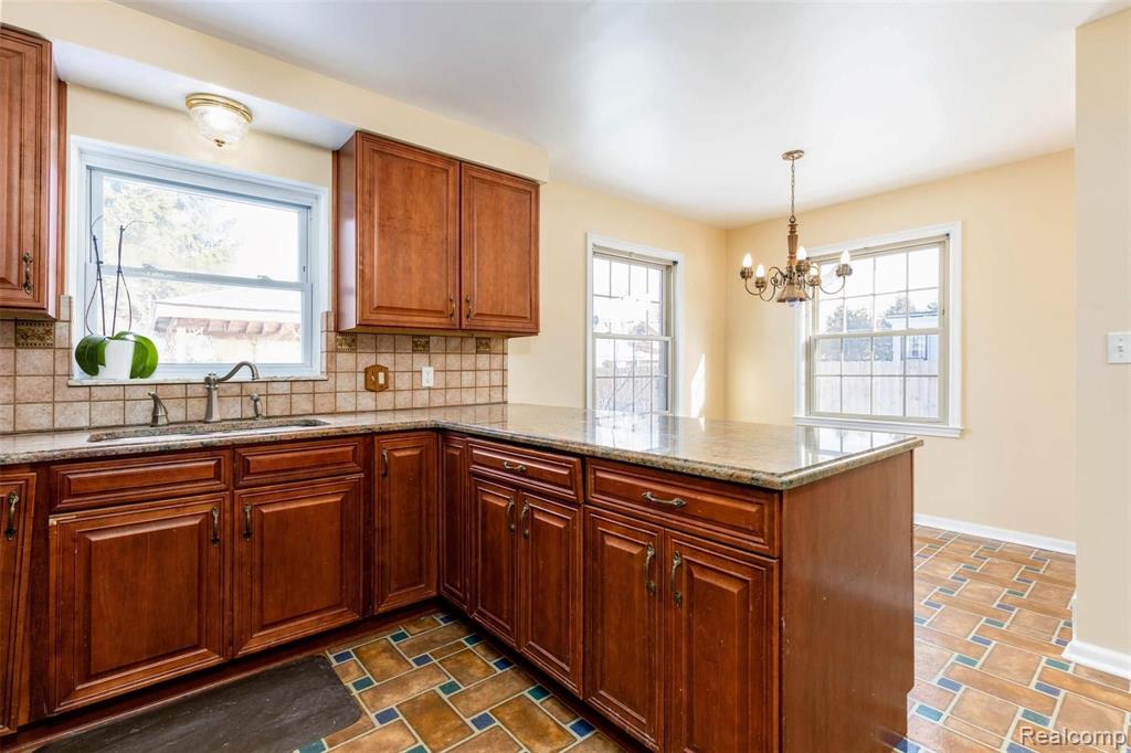 1442 Devonshire Road Grosse Pointe Park, MI 48230 - Photo 10 of 48
