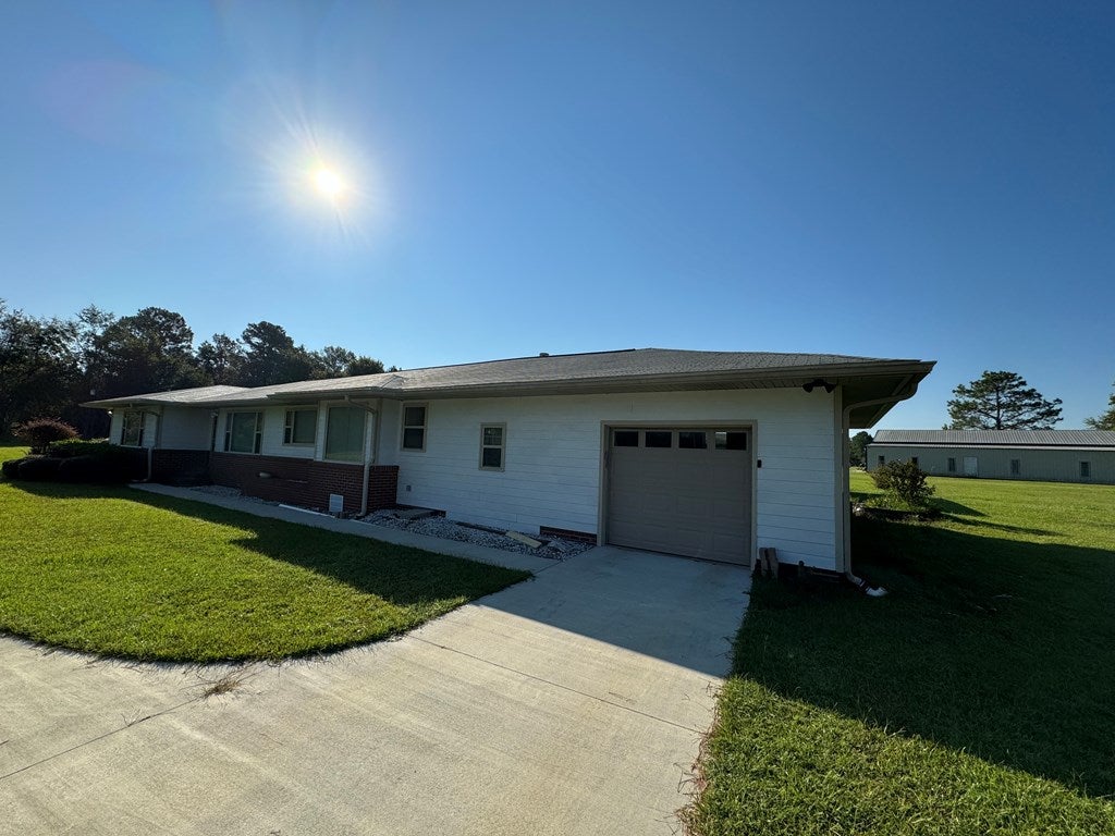 98 Vickers Road Nashville, GA 31639 - Photo 2 of 17 Gallery Image 2
