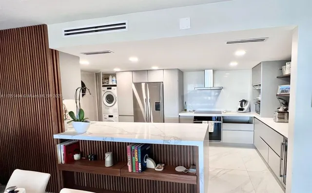 $7,500 | 155 Ocean Ln Drive, Unit 1105, Key Biscayne, FL 33149