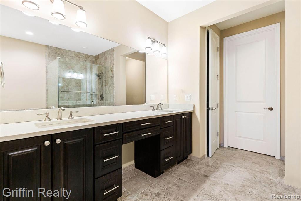 3763 Windingbrook Circle, Unit 35 Rochester Hills, MI 48309 - Photo 25 of 44