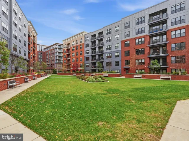 $725,000 | 2960 Vaden Drive, Unit 413, Fairfax, VA 22031