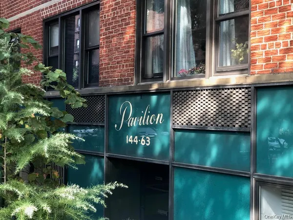 $398,000 | 144-63 35th Avenue, Unit 4B | Murray Hill - Flushing