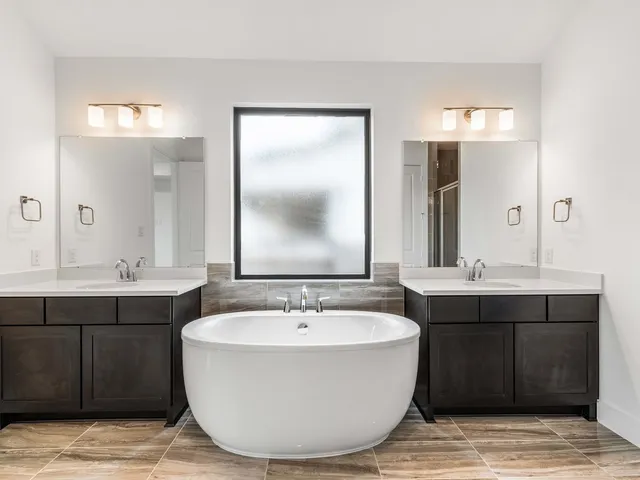 $687,000 | 5403 Gilded Ests Drive, Richmond, TX 77469