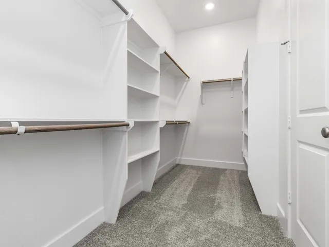 $687,000 | 5403 Gilded Ests Drive, Richmond, TX 77469