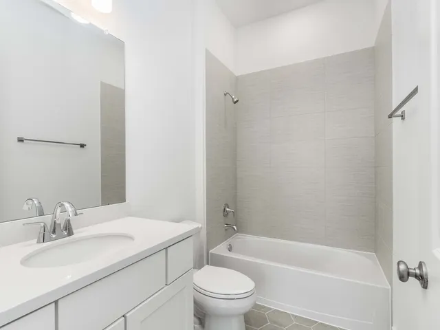 $687,000 | 5403 Gilded Ests Drive, Richmond, TX 77469