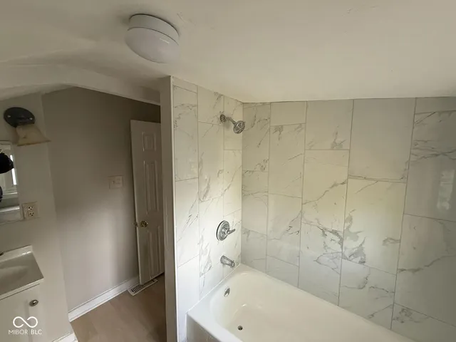 $2,200 | 250 Koehne Street, Indianapolis, IN 46222