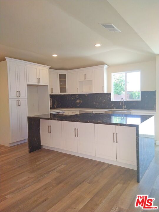9436 Foster Road Bellflower, CA 90706 - Photo 8 of 31 Gallery Image 8