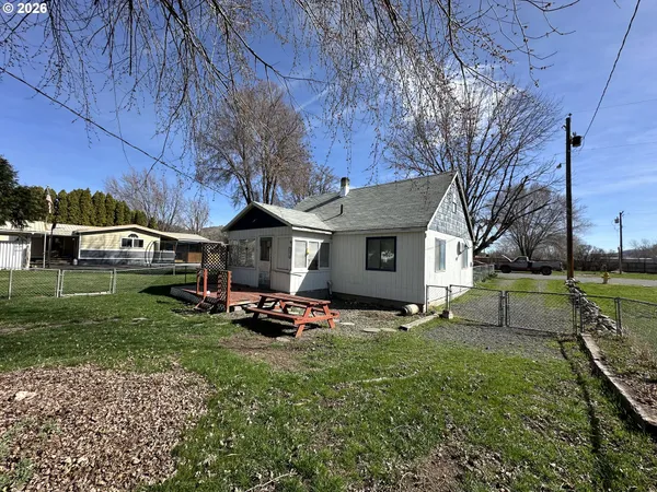 $185,000 | 421 Cottonwood Street, Mount Vernon, OR 97865