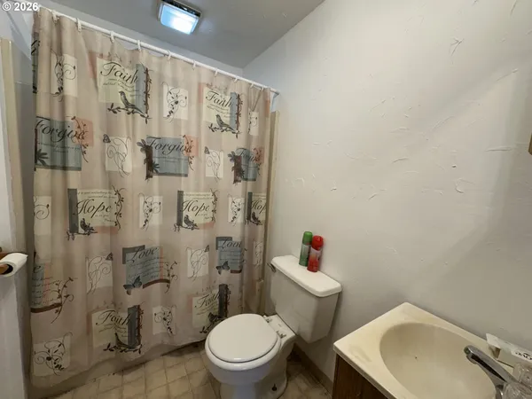 $185,000 | 421 Cottonwood Street, Mount Vernon, OR 97865