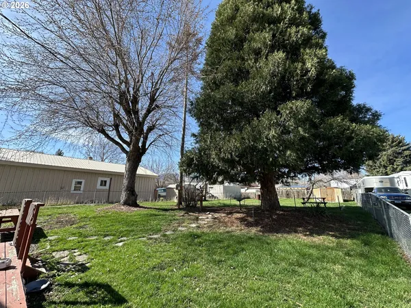 $185,000 | 421 Cottonwood Street, Mount Vernon, OR 97865