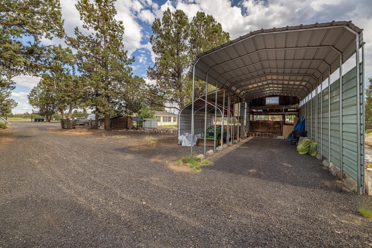 19085 Dayton Road Bend, OR 97703 - Photo 22 of 30 5H2A1968