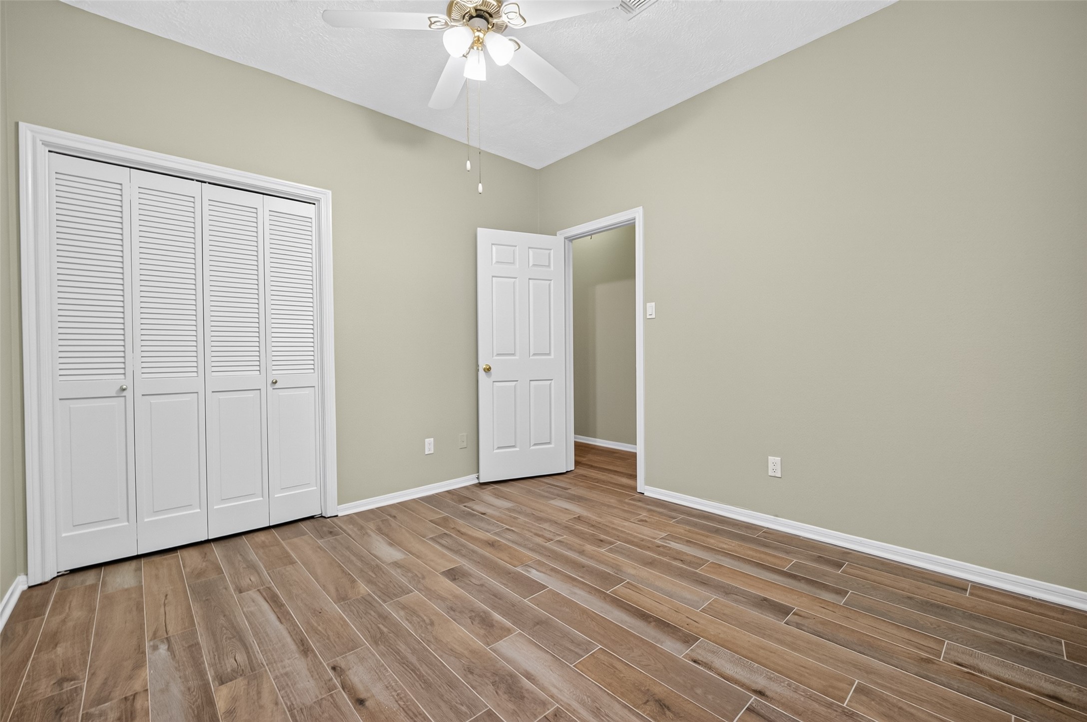 1430 Mabry Mill Road Houston, TX 77062 - Photo 32 of 39 Office/4th bedroom.