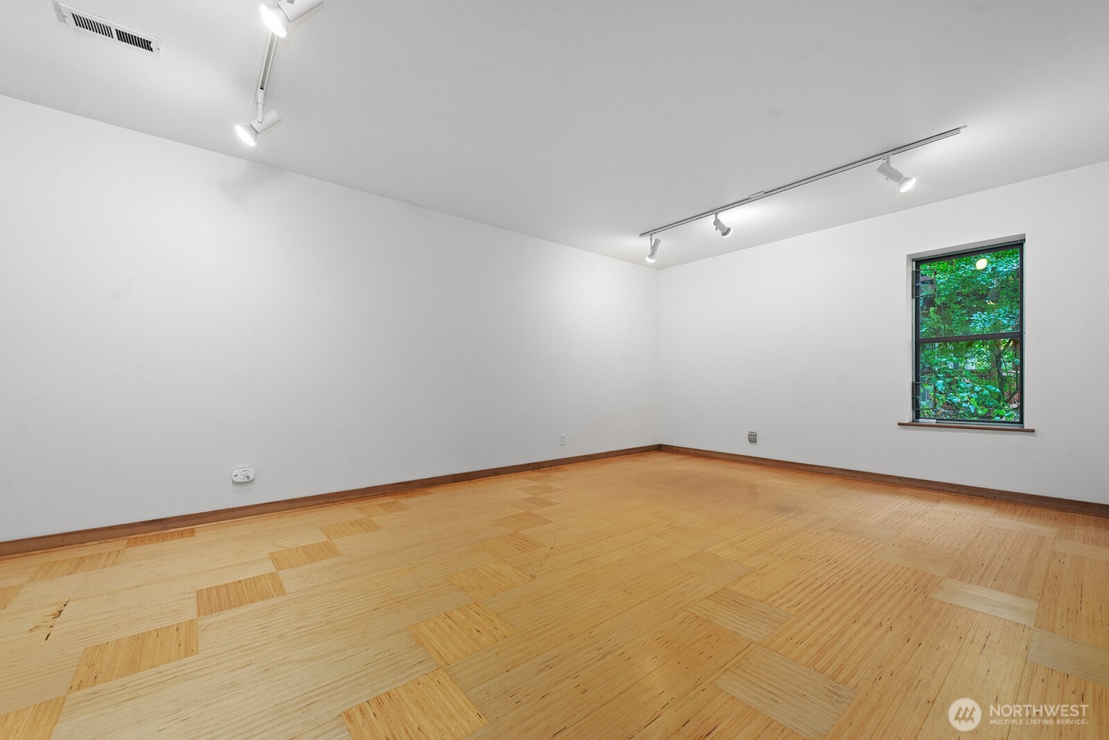 930 37th Avenue Seattle, WA 98122 - Photo 34 of 39