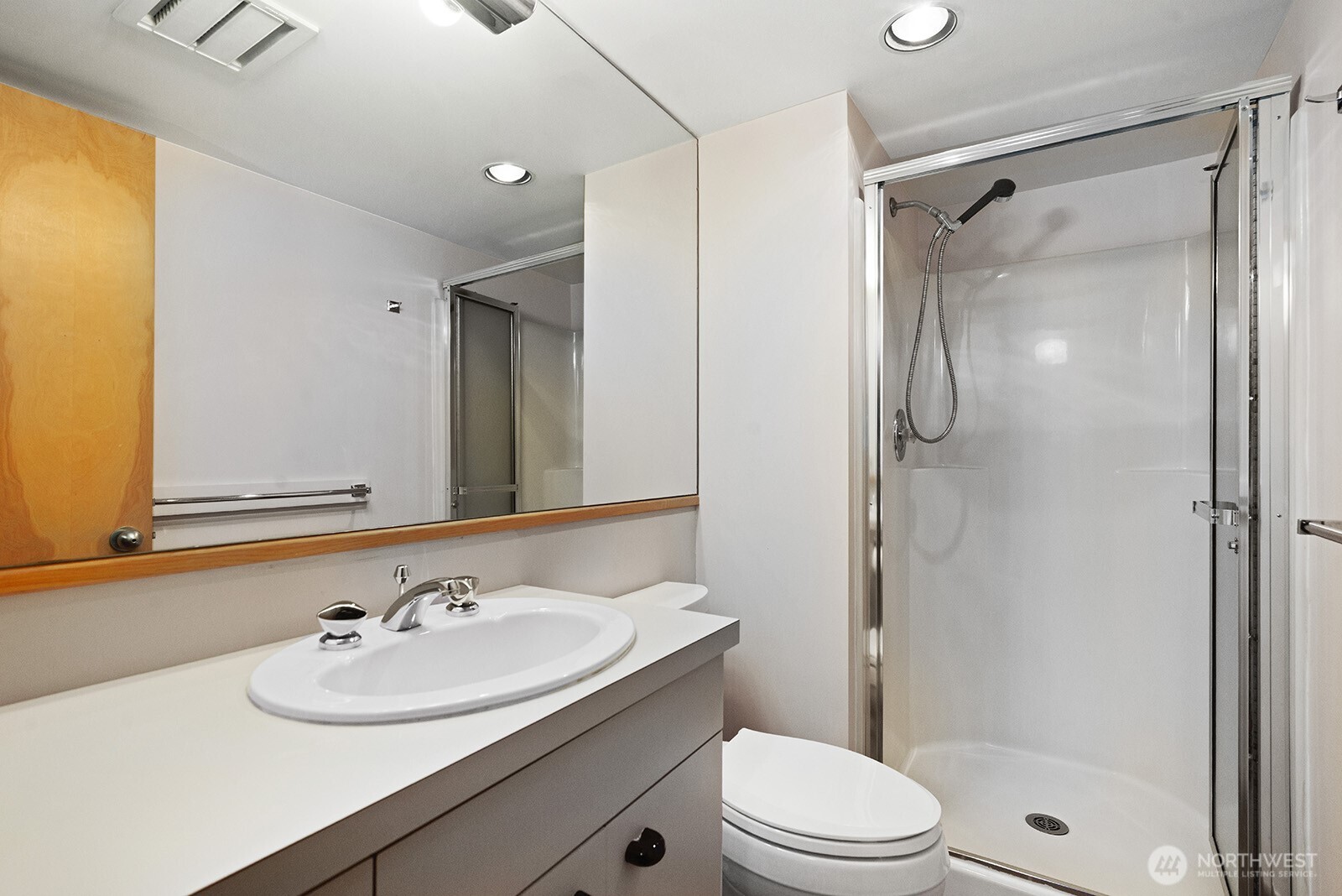 930 37th Avenue Seattle, WA 98122 - Photo 35 of 39