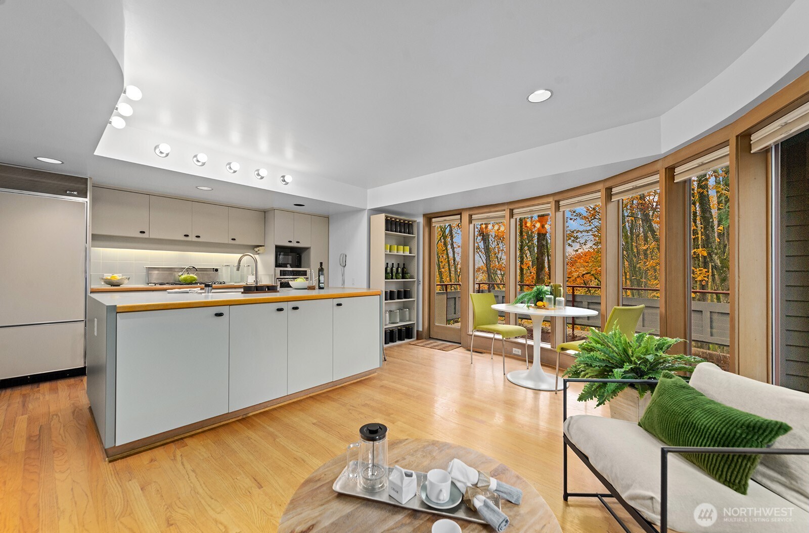 930 37th Avenue Seattle, WA 98122 - Photo 6 of 39