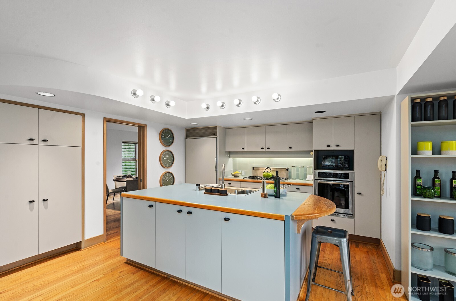 930 37th Avenue Seattle, WA 98122 - Photo 8 of 39