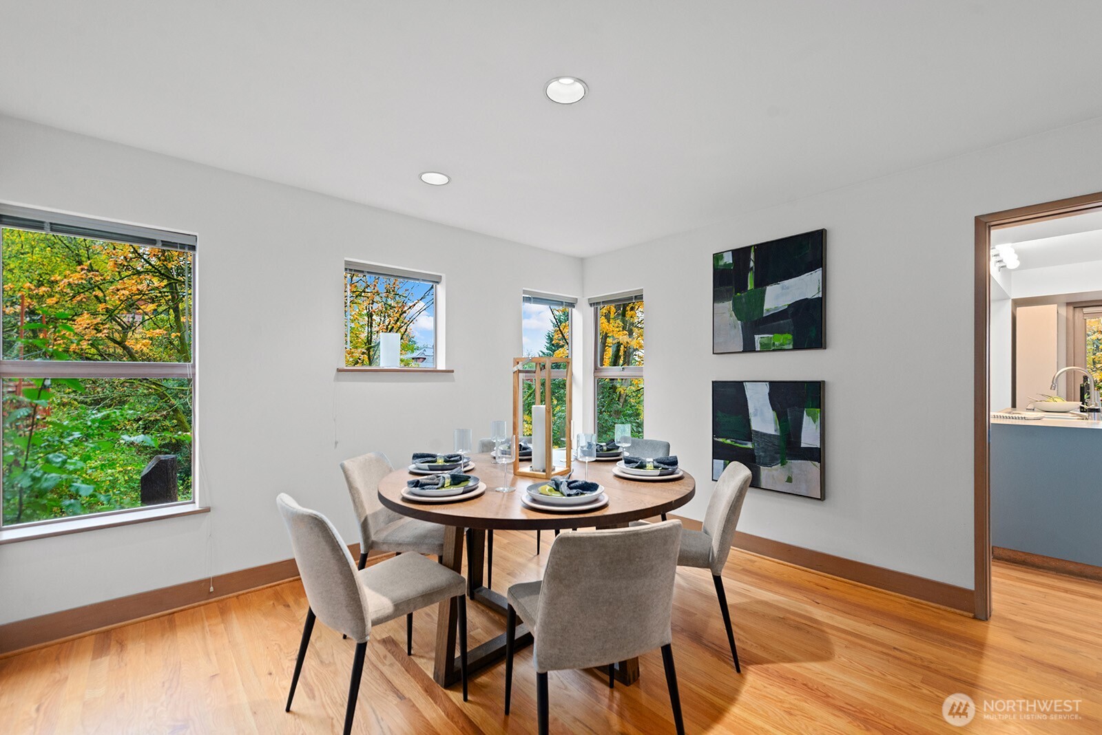 930 37th Avenue Seattle, WA 98122 - Photo 9 of 39