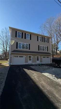$435,000 | 40 Farnum Pike, Unit 4, Smithfield, RI 02917