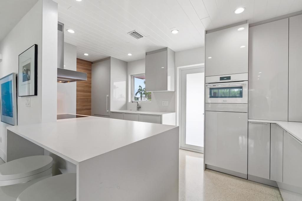 1877 South Ocean Boulevard, Unit 10 Delray Beach, FL 33483 - Photo 19 of 39 Kitchen