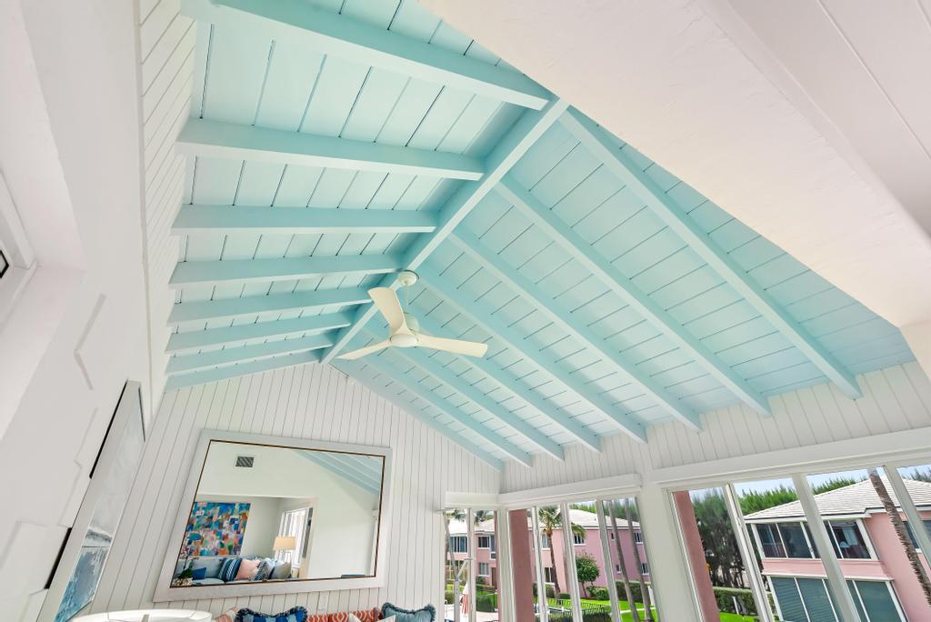 1877 South Ocean Boulevard, Unit 10 Delray Beach, FL 33483 - Photo 7 of 39 Vaulted Ceilings