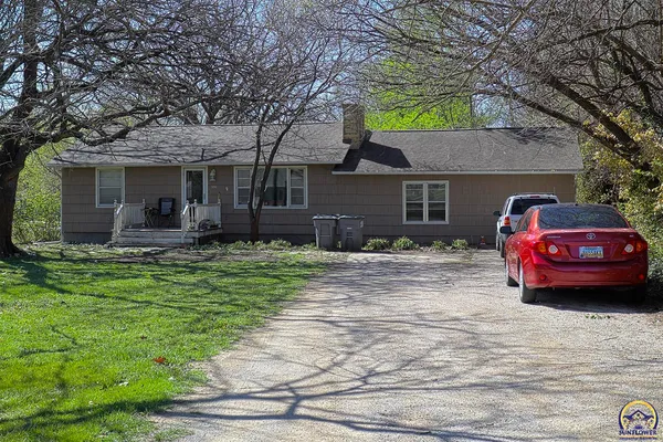 $159,900 | 1207 West 18th Avenue, Emporia, KS 66801