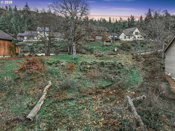 $450,000 | 895 Fifth Avenue, Mosier, OR 97040