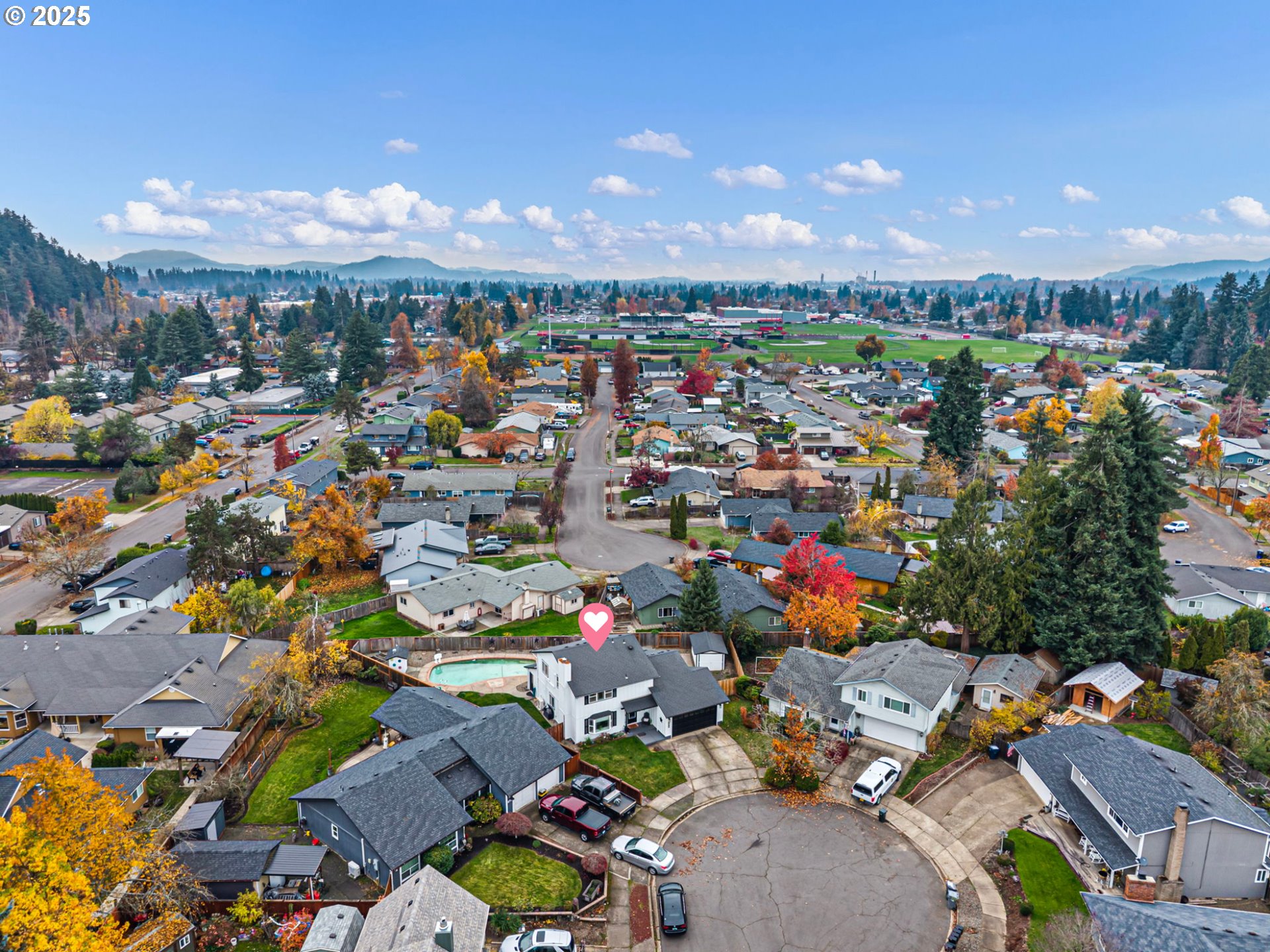 296 65th Street Springfield, OR 97478 - Photo 3 of 33 a view of a city