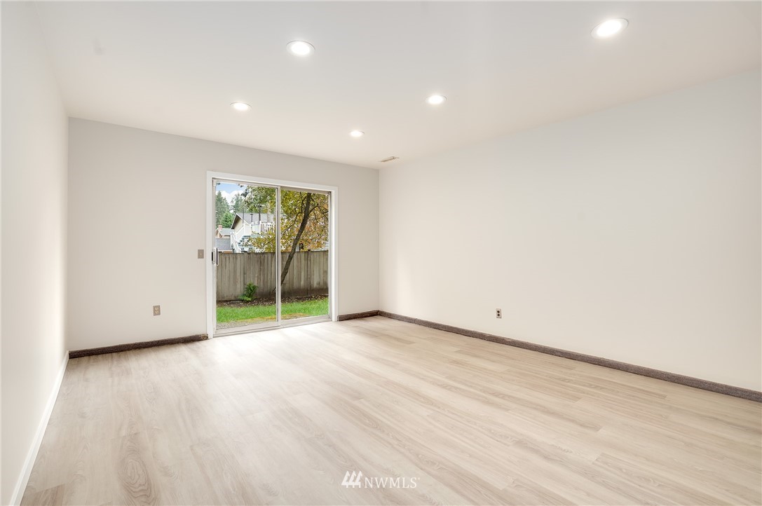 17510 Valley Cir Drive Bothell, WA 98012 - Photo 19 of 24 Gallery Image 19