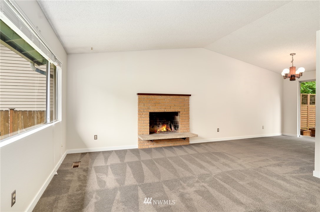 17510 Valley Cir Drive Bothell, WA 98012 - Photo 3 of 24 Gallery Image 3